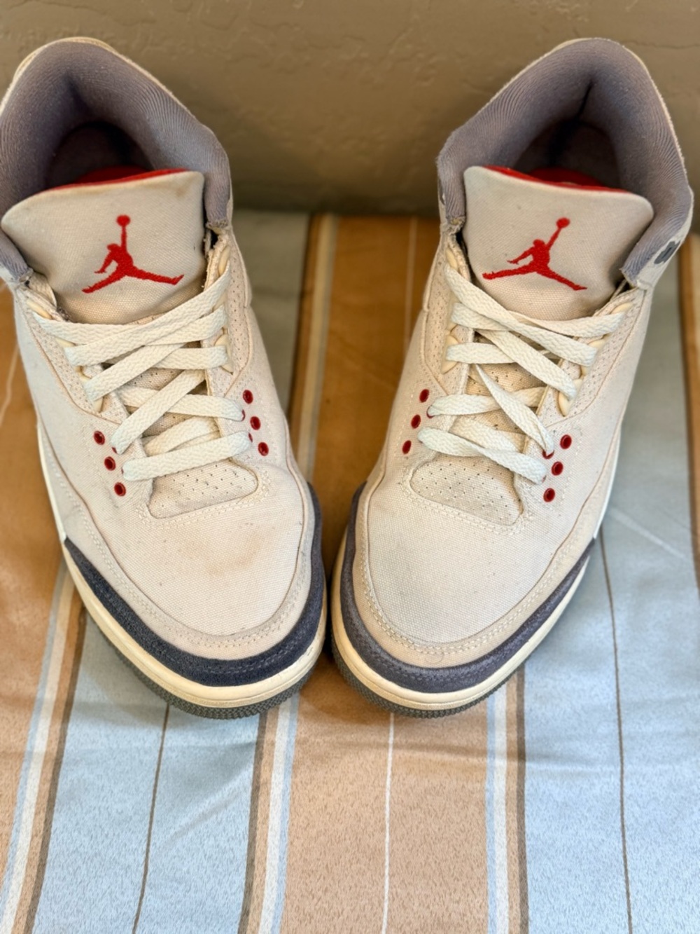 Jordan 3 ‘Muslin’ Beige and Red Retro Low-Top Sneakers